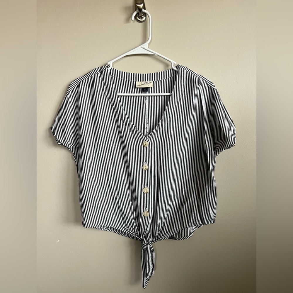 Universal threads top | Striped top